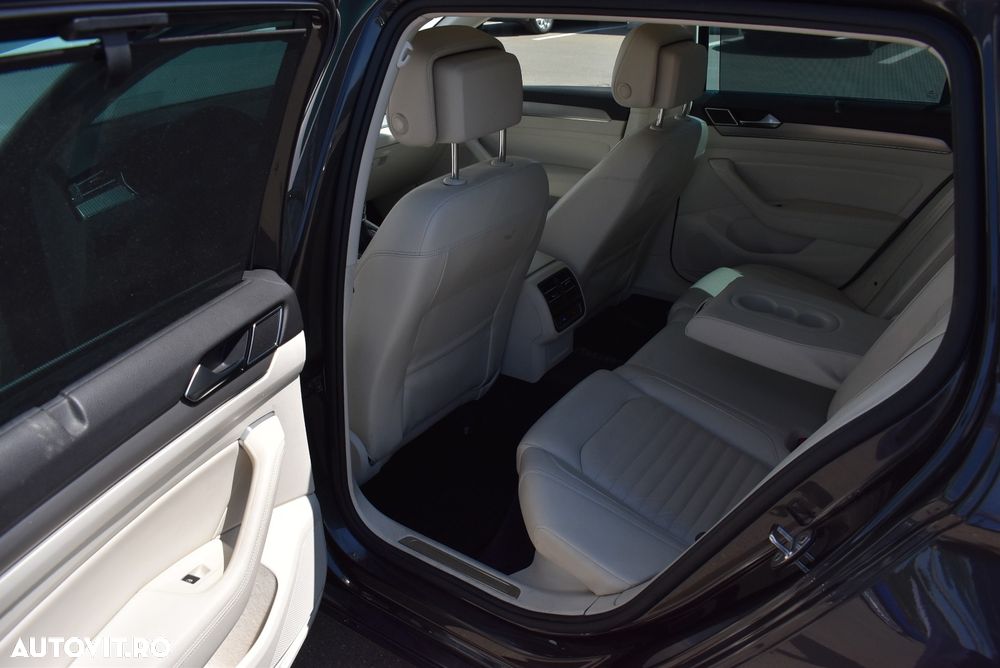 Volkswagen Passat 2.0 TDI 4Motion Highline - 19