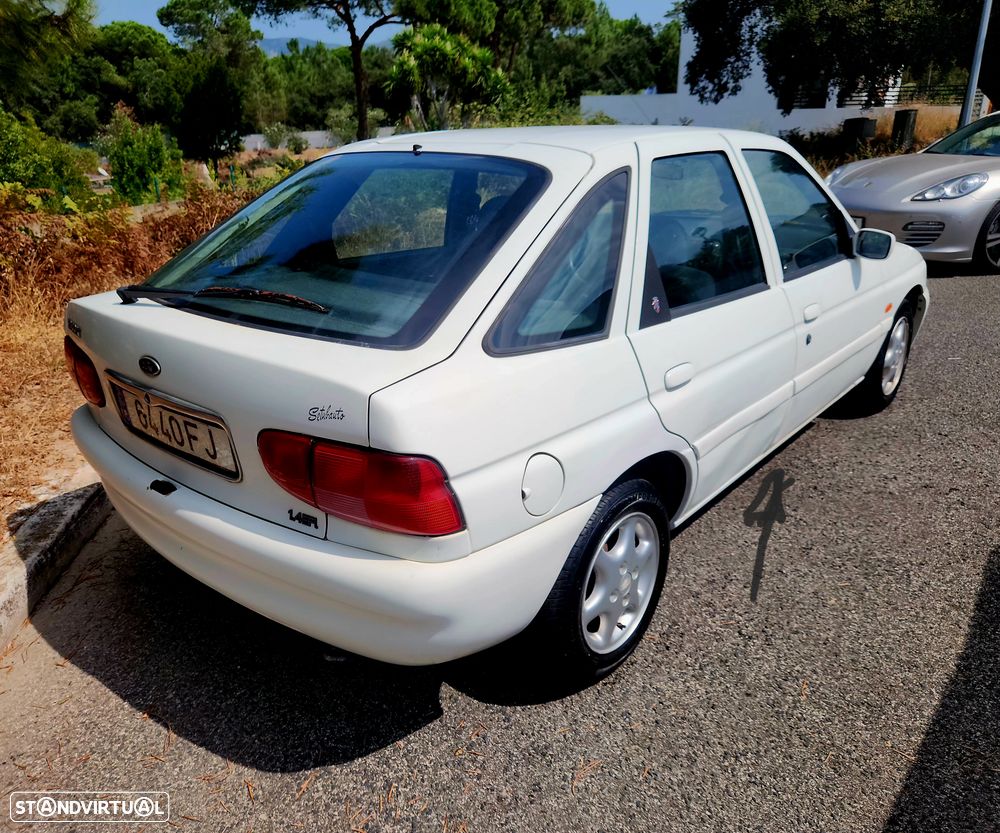 Ford Escort 1.4 Ghia - 16