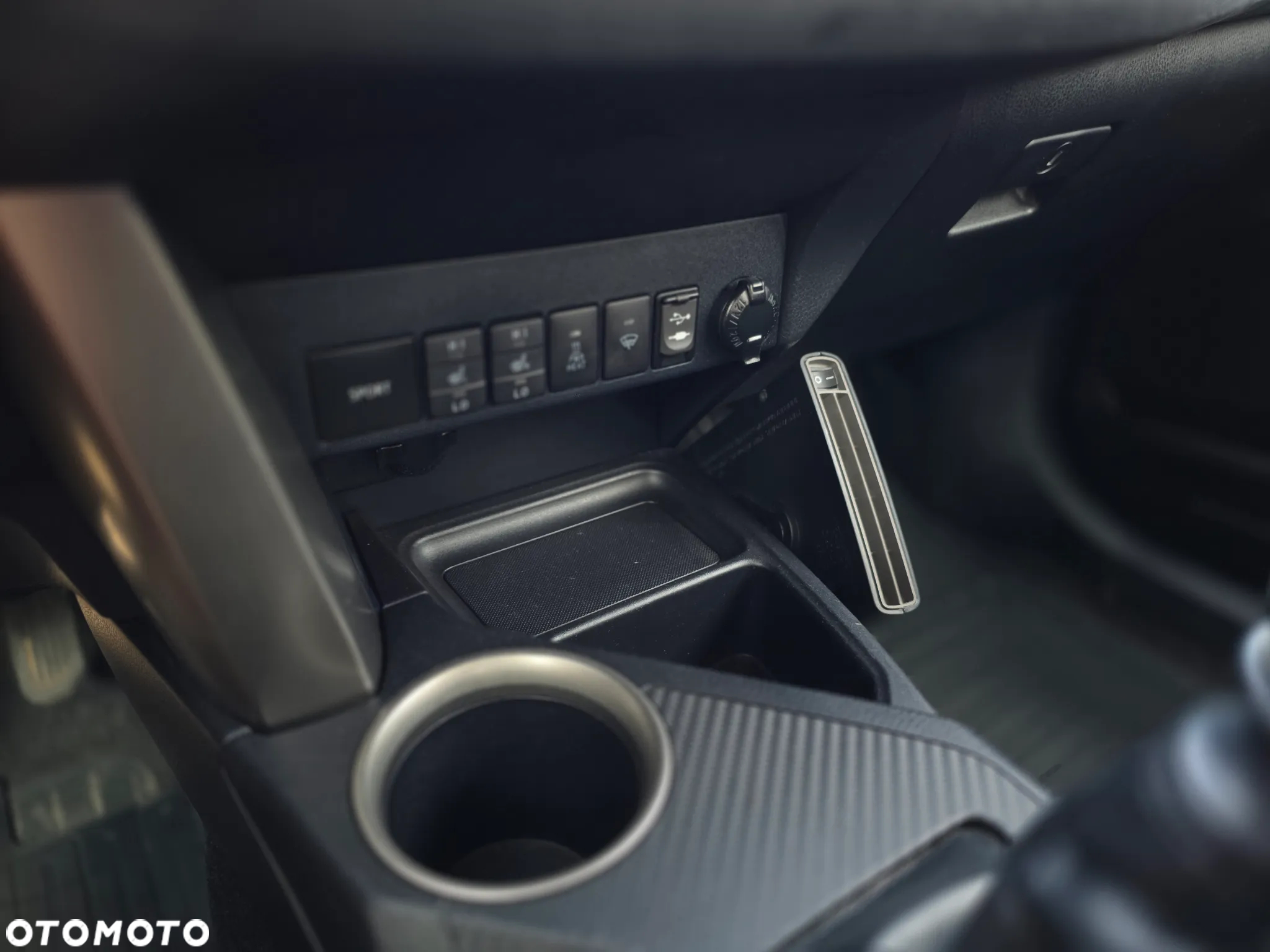 Toyota RAV4 - 14