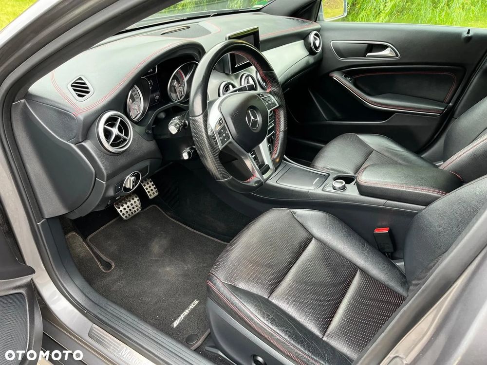 Mercedes-Benz GLA 220 CDI 4Matic 7G-DCT AMG Line - 16