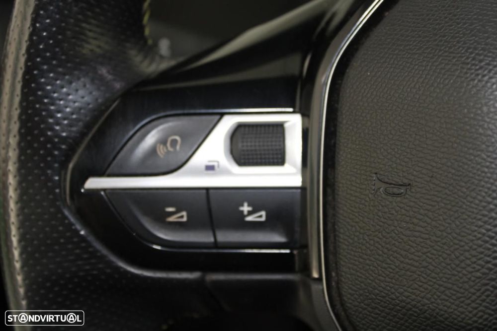 Peugeot e-208 50 kWh GT Line - 14