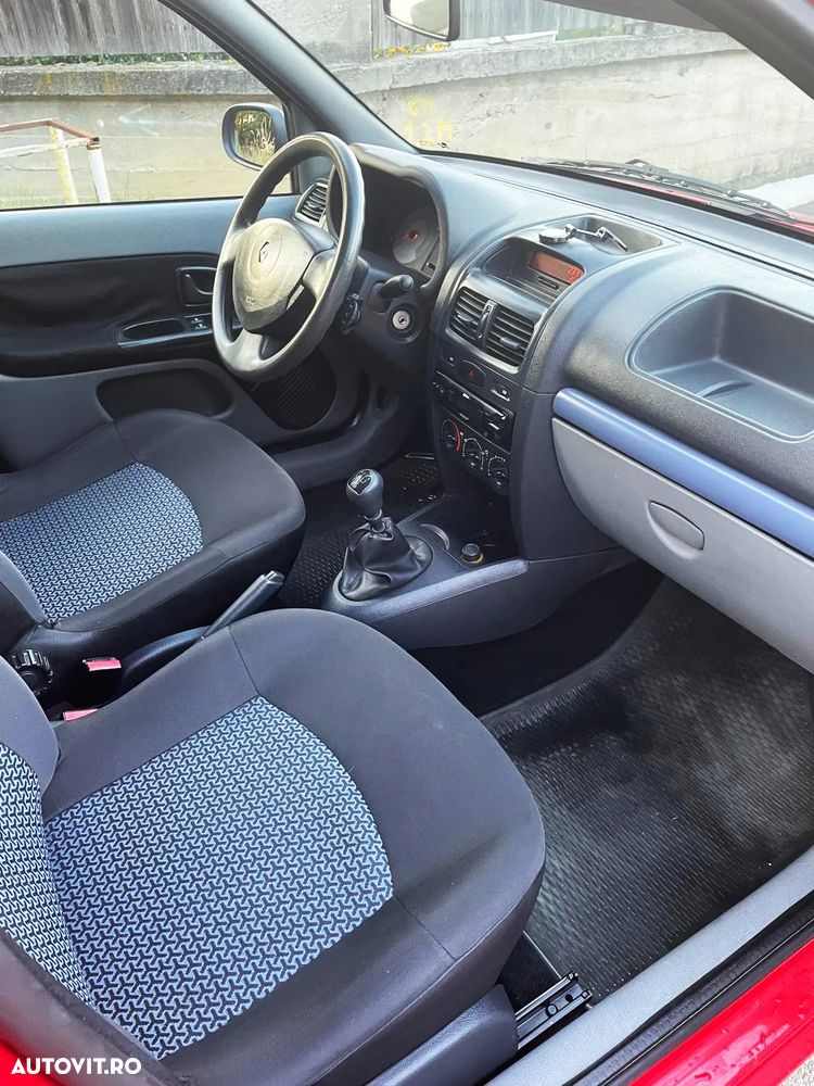 Renault Clio - 8