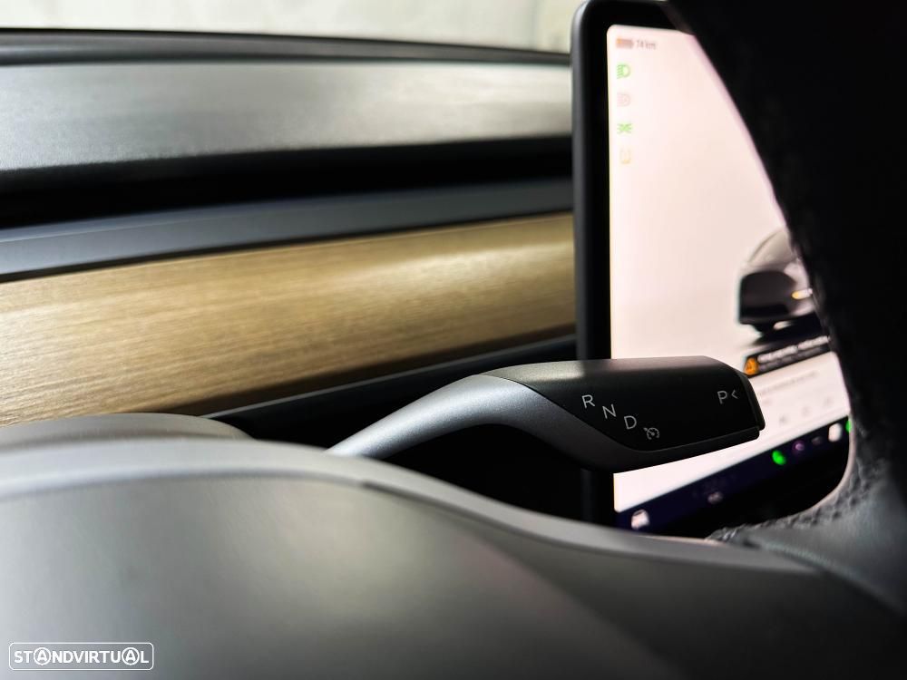 Tesla Model Y Performance Dual Motor AWD - 41