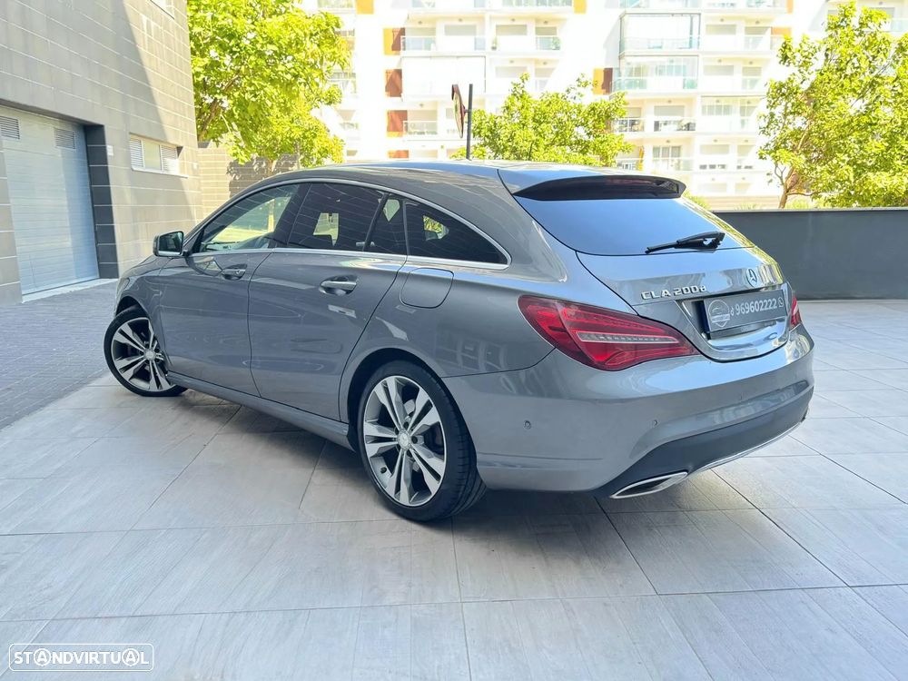 Mercedes-Benz CLA 200 d Shooting Brake AMG Line - 2