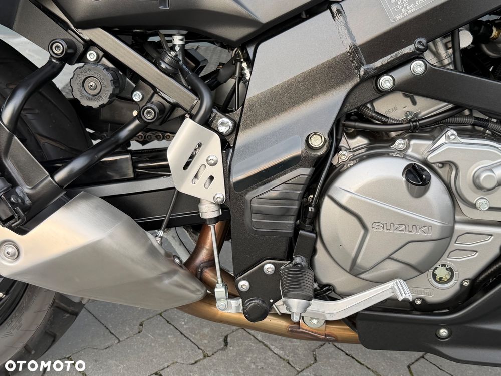 Suzuki V-STROM - 14