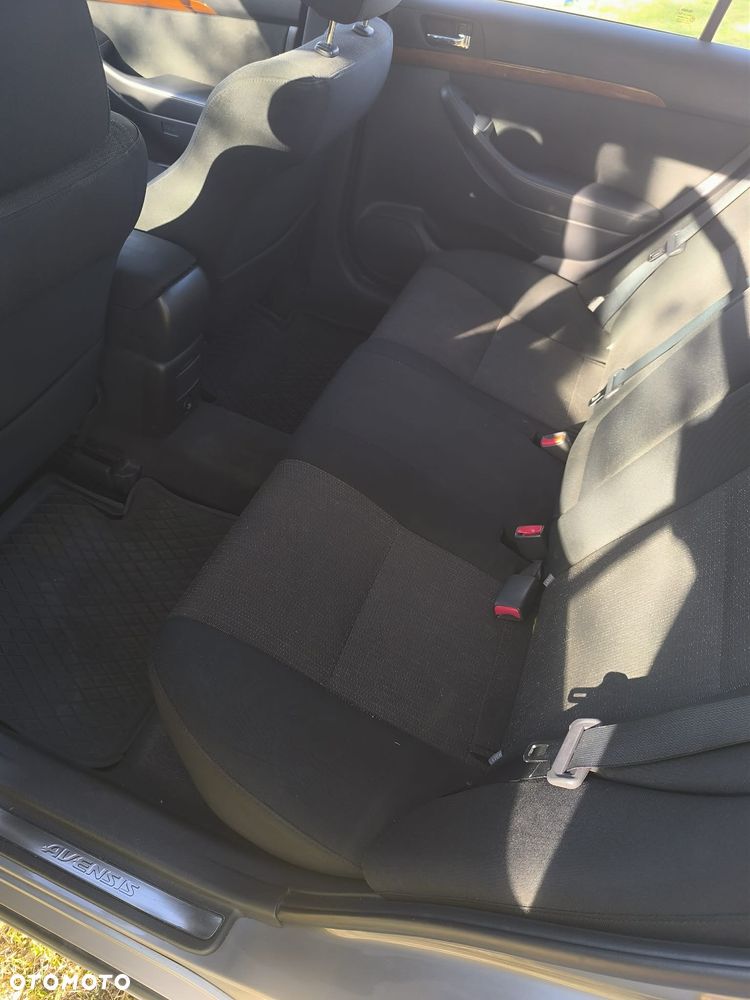 Toyota Avensis 2.0 D-4D Sol - 8