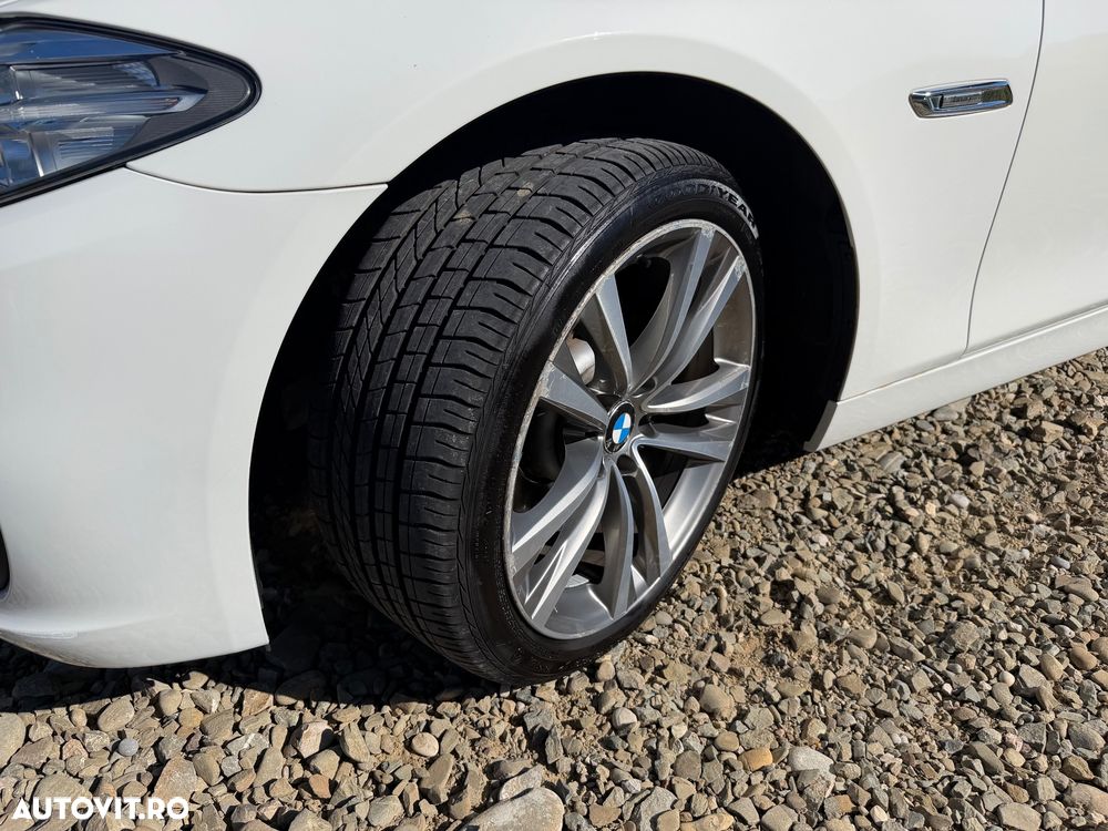 BMW Seria 5 520d xDrive Aut. Luxury Line - 3