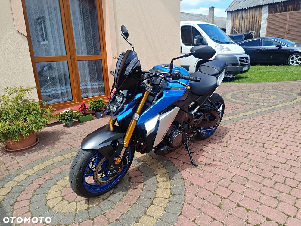 Suzuki GSX 1000 - 3
