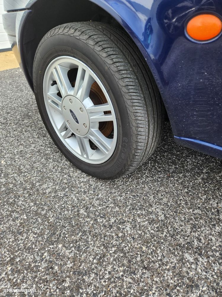 Ford Fiesta 1.25 Ghia - 18