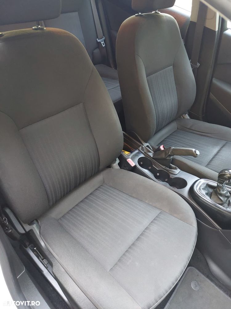 Opel Astra 1.7 CDTI ECOTEC Essentia - 11
