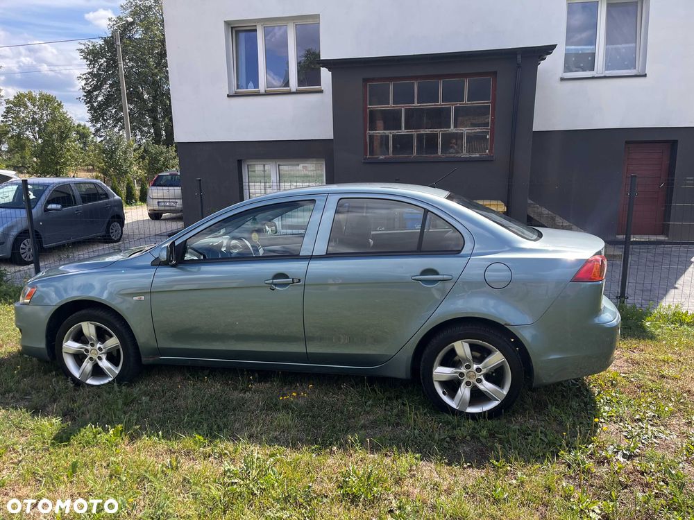 Mitsubishi Lancer - 1