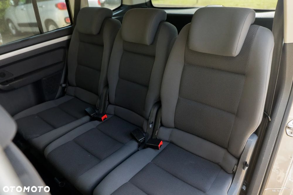 Volkswagen Touran 1.6 TDI DPF BlueMotion Technology Trendline - 33