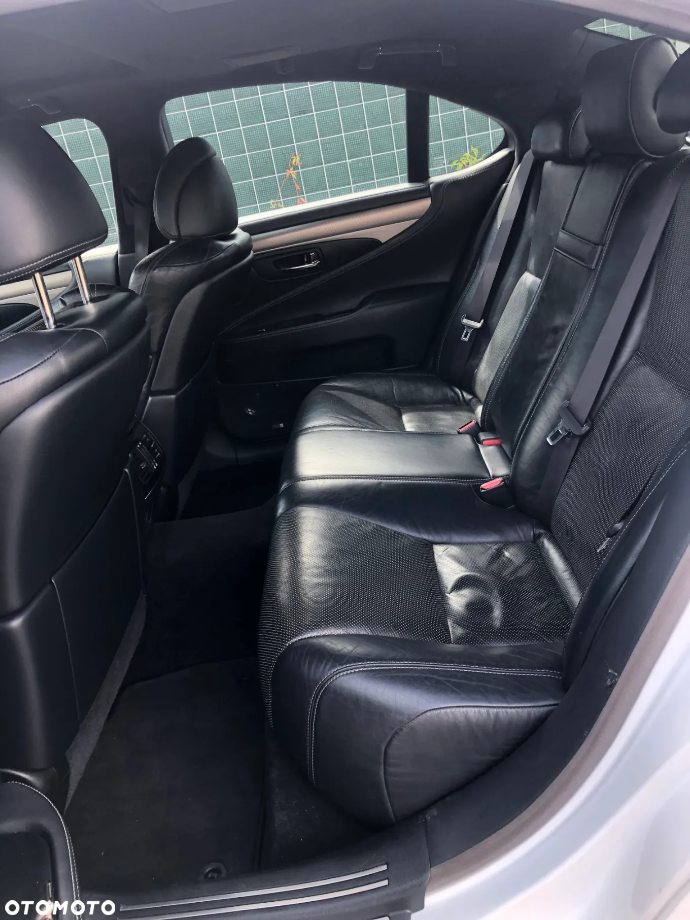 Lexus LS - 11