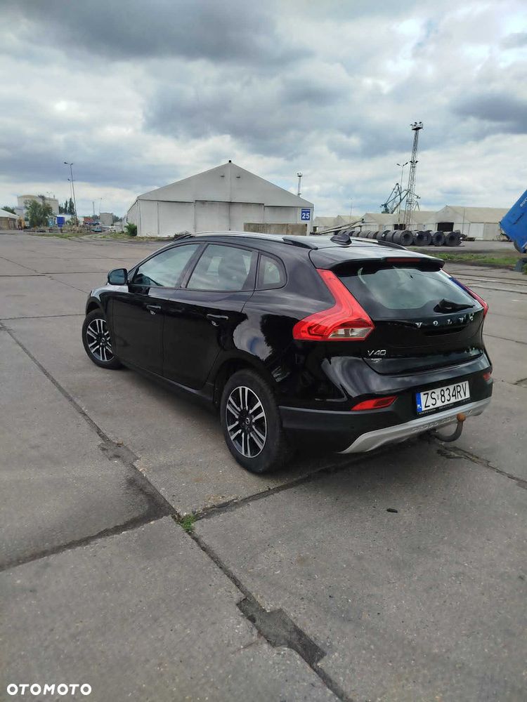 Volvo V40 Cross Country - 4