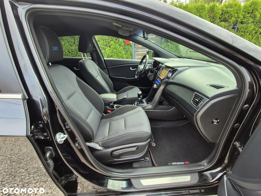 Hyundai i30 blue Kombi 1.6 GDi Passion - 34