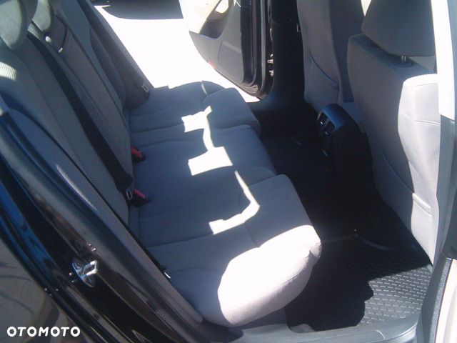 Volkswagen Passat - 21