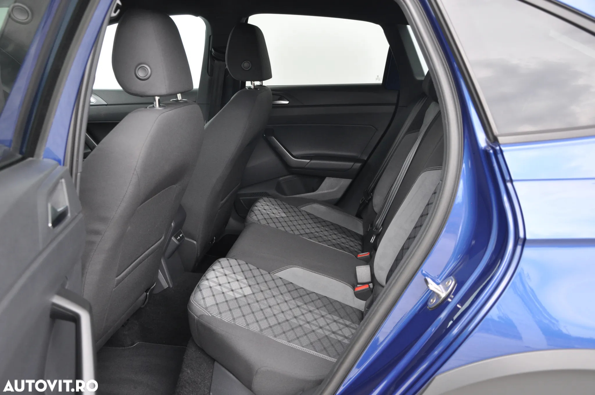 Volkswagen Taigo 1.5 TSI DSG R-Line - 25