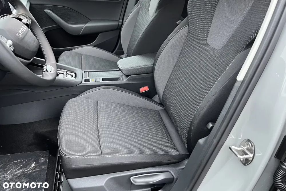 Skoda Octavia 1.5 TSI mHEV Drive Selection DSG - 13