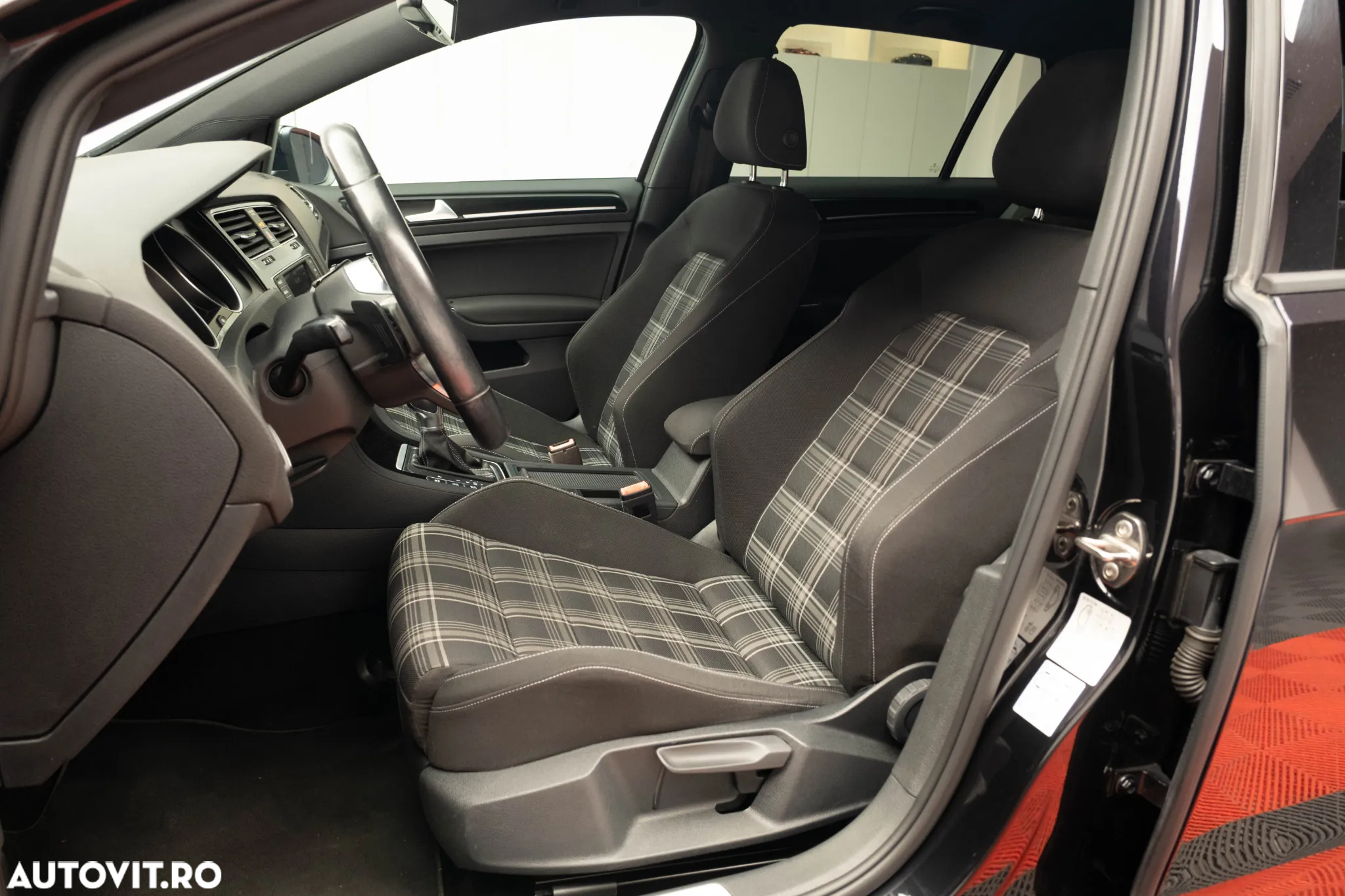 Volkswagen Golf 2.0 TDI DSG GTD - 15
