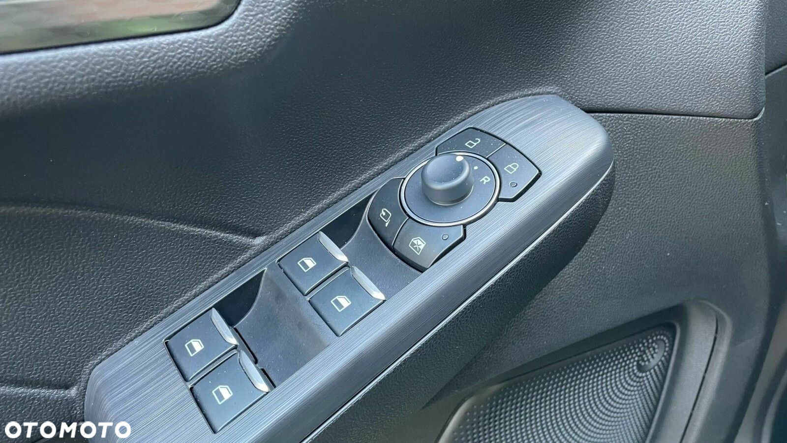 Ford Kuga - 16