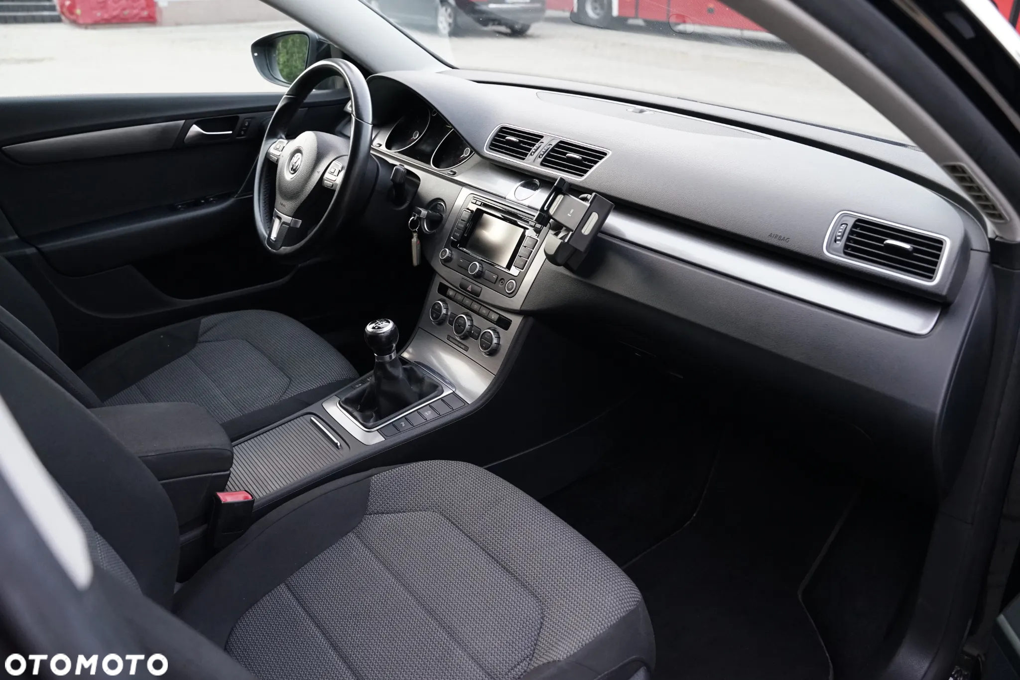 Volkswagen Passat - 18