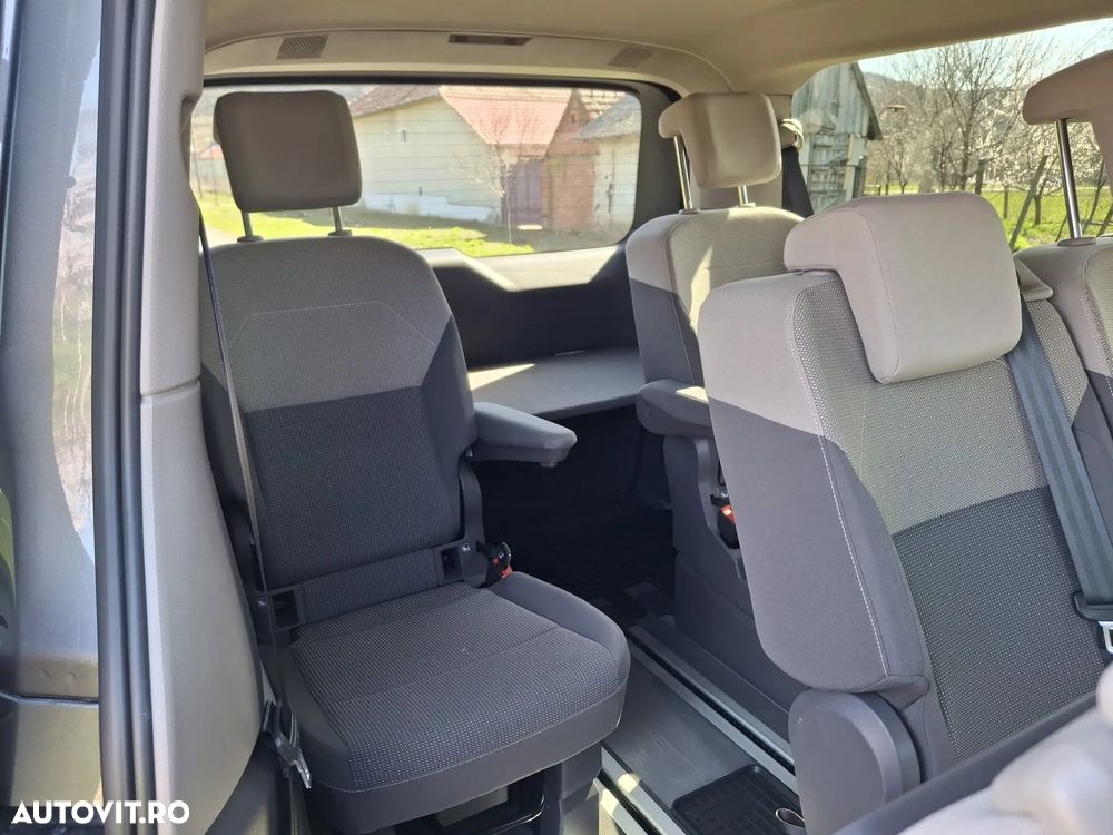 Volkswagen Multivan - 13