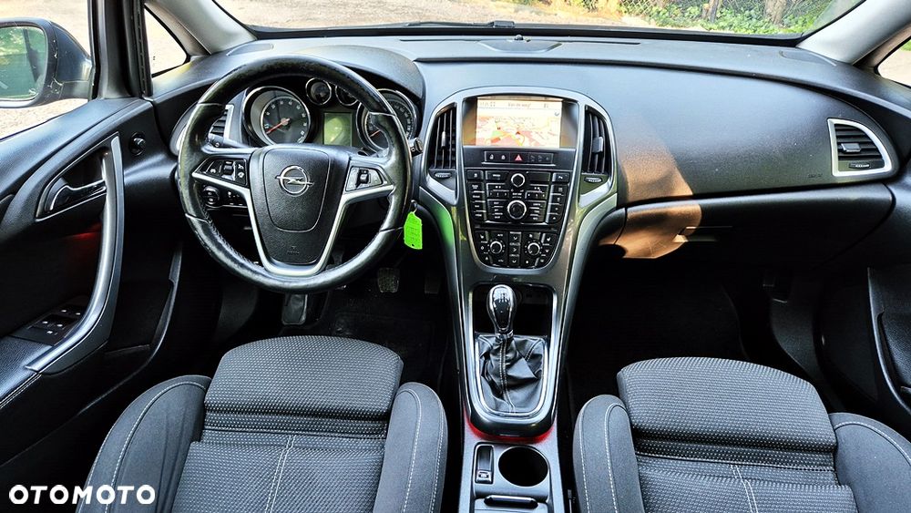 Opel Astra 1.4 Turbo Exklusiv - 34