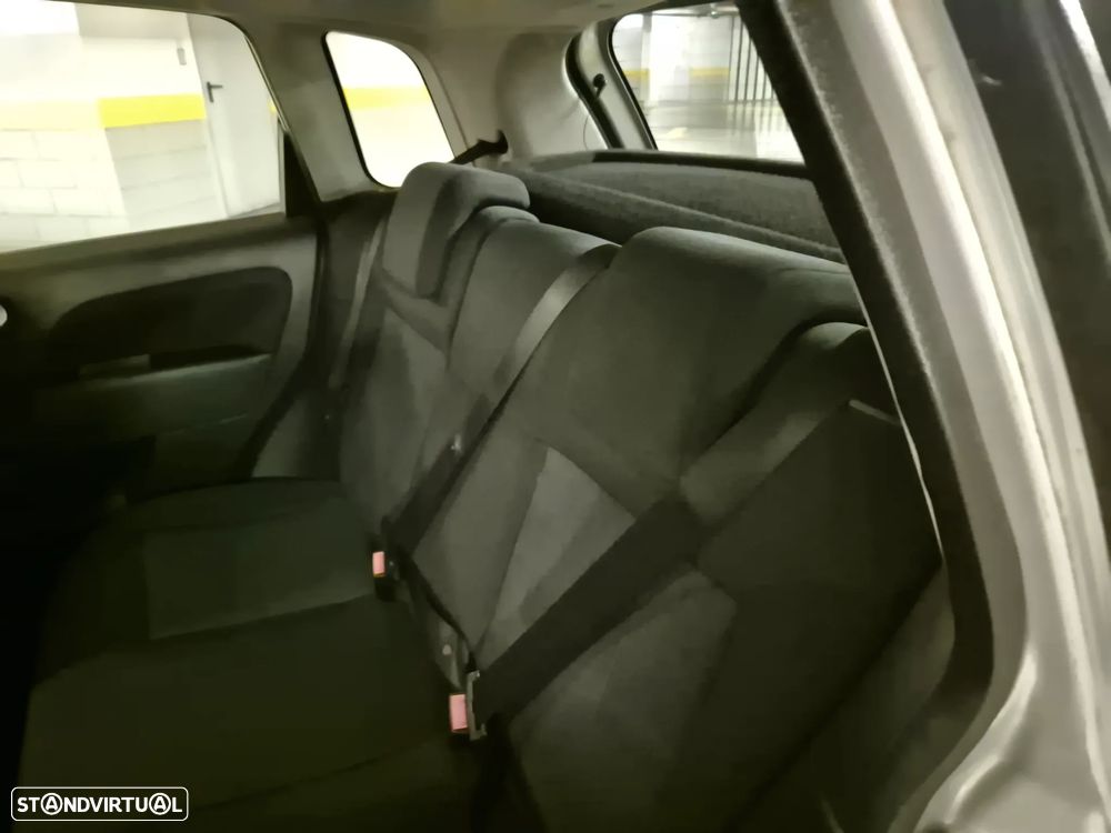 Ford Fiesta 1.25 Trend - 23