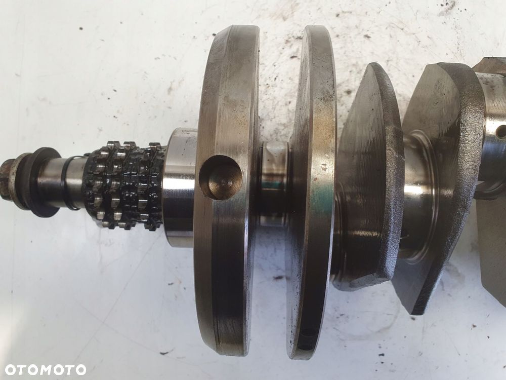 Chrysler 300C 3.0 CRD WAŁ KORBOWY - 12