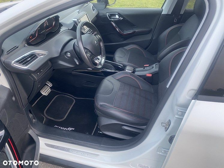 Peugeot 2008 PureTech 110 Stop&Start EAT6 GT-Line Edition - 17