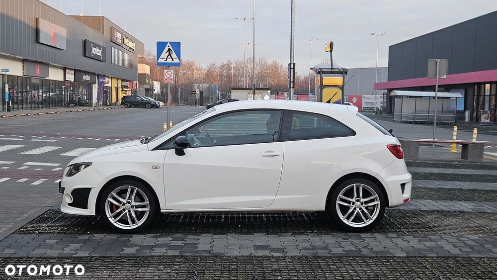Seat Ibiza SC 1.4 TSI DSG Cupra - 4