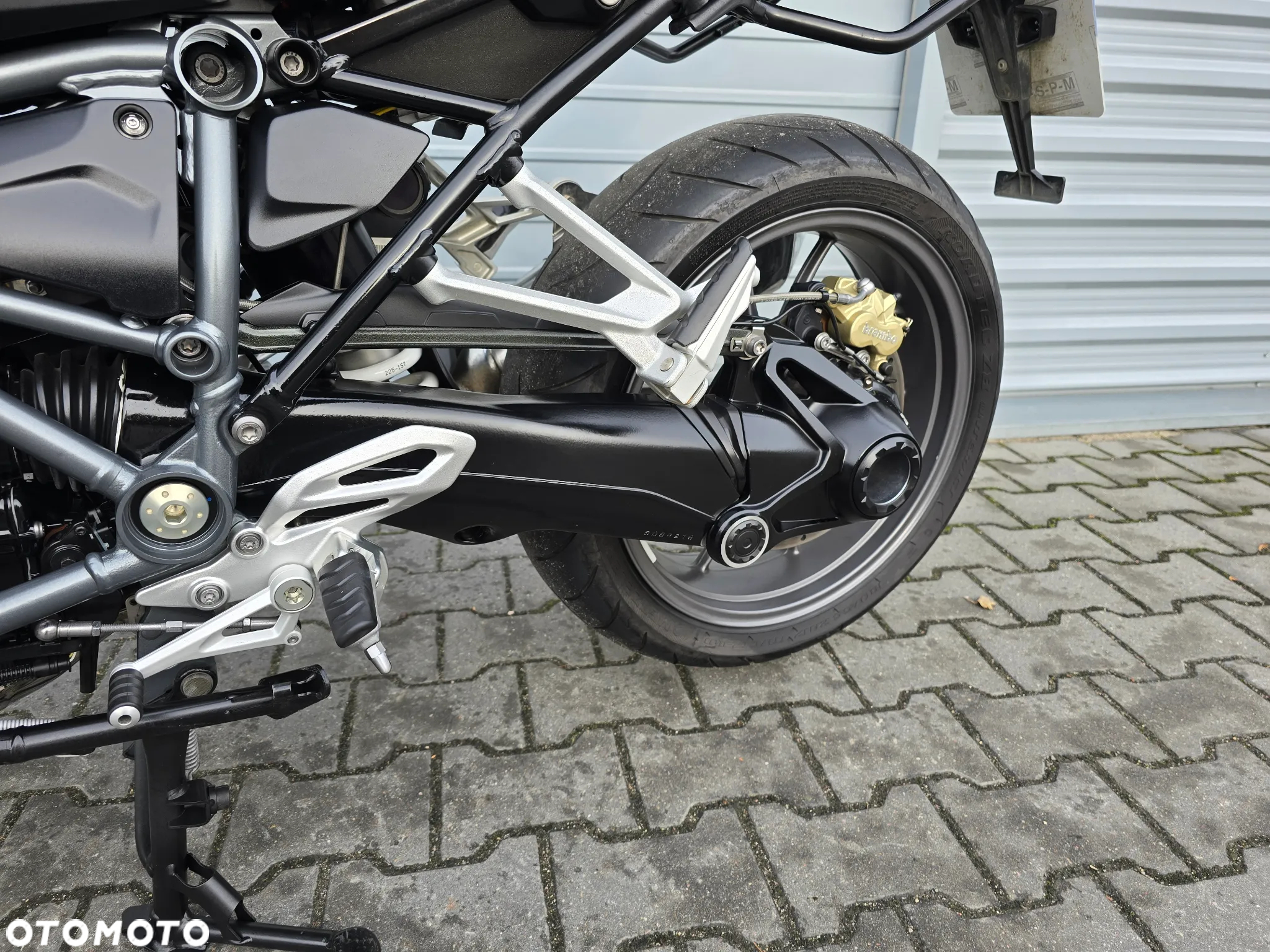 BMW R - 19