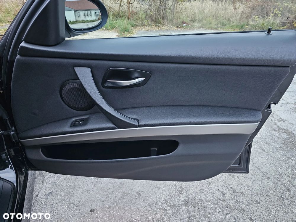 BMW Seria 3 318i - 28