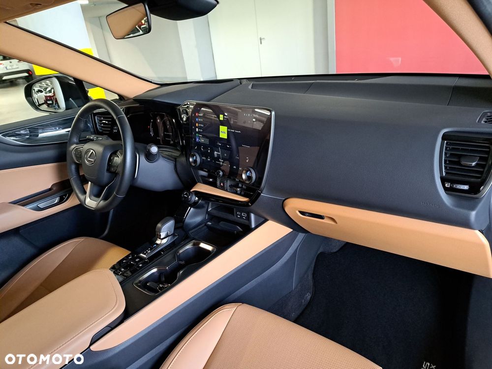 Lexus NX 350h Prestige AWD - 18