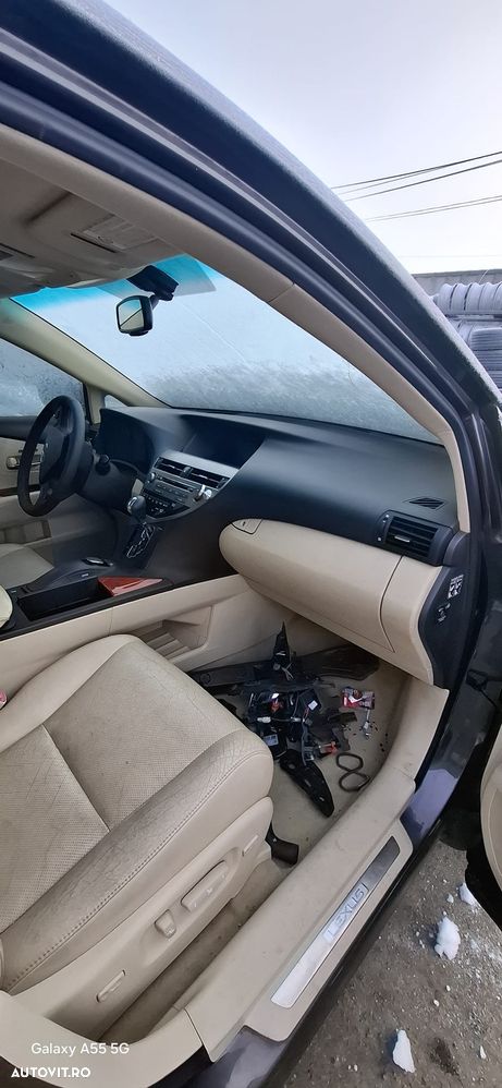 Dezmembrez Lexus RX450H - 6