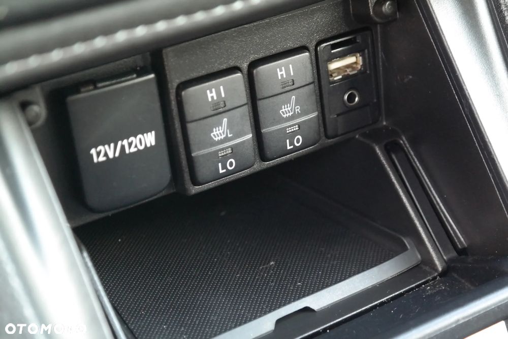 Toyota Auris 1.6 Premium - 17