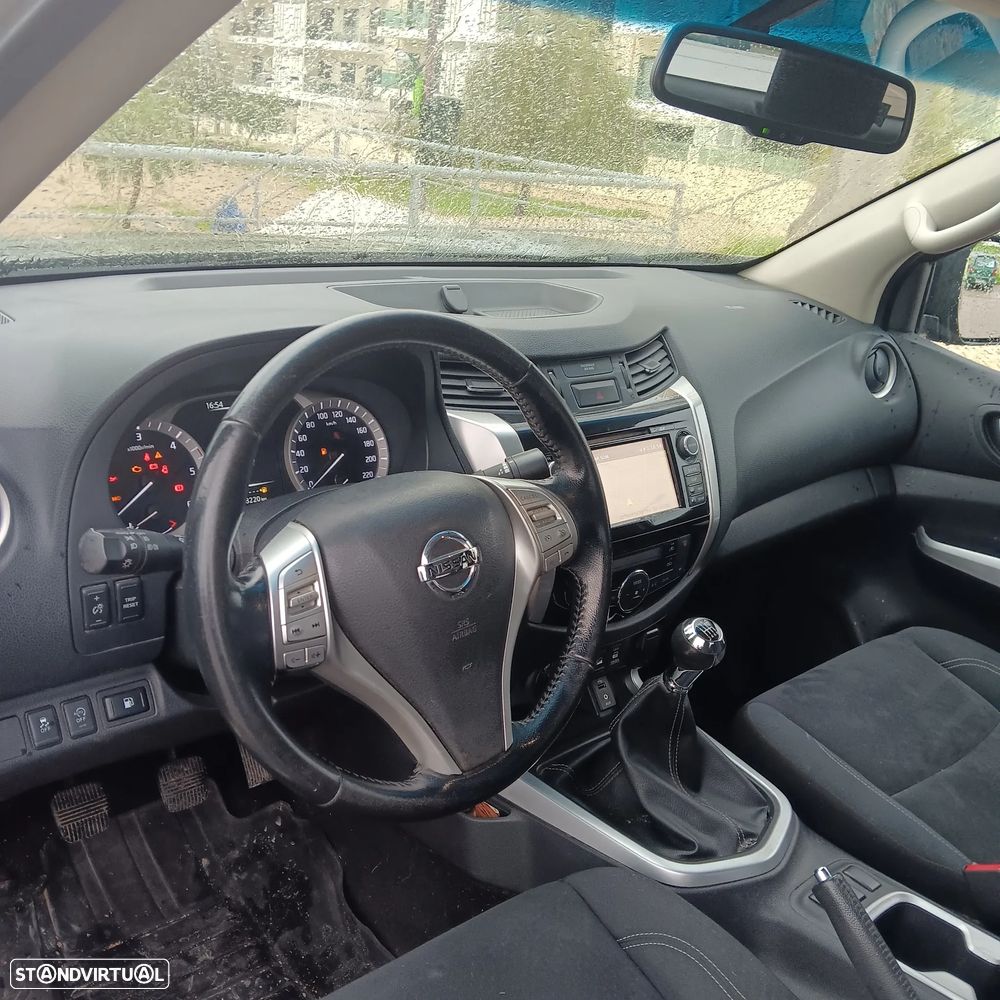 Nissan Navara 2.3 dCi CD 4WD Tekna - 9