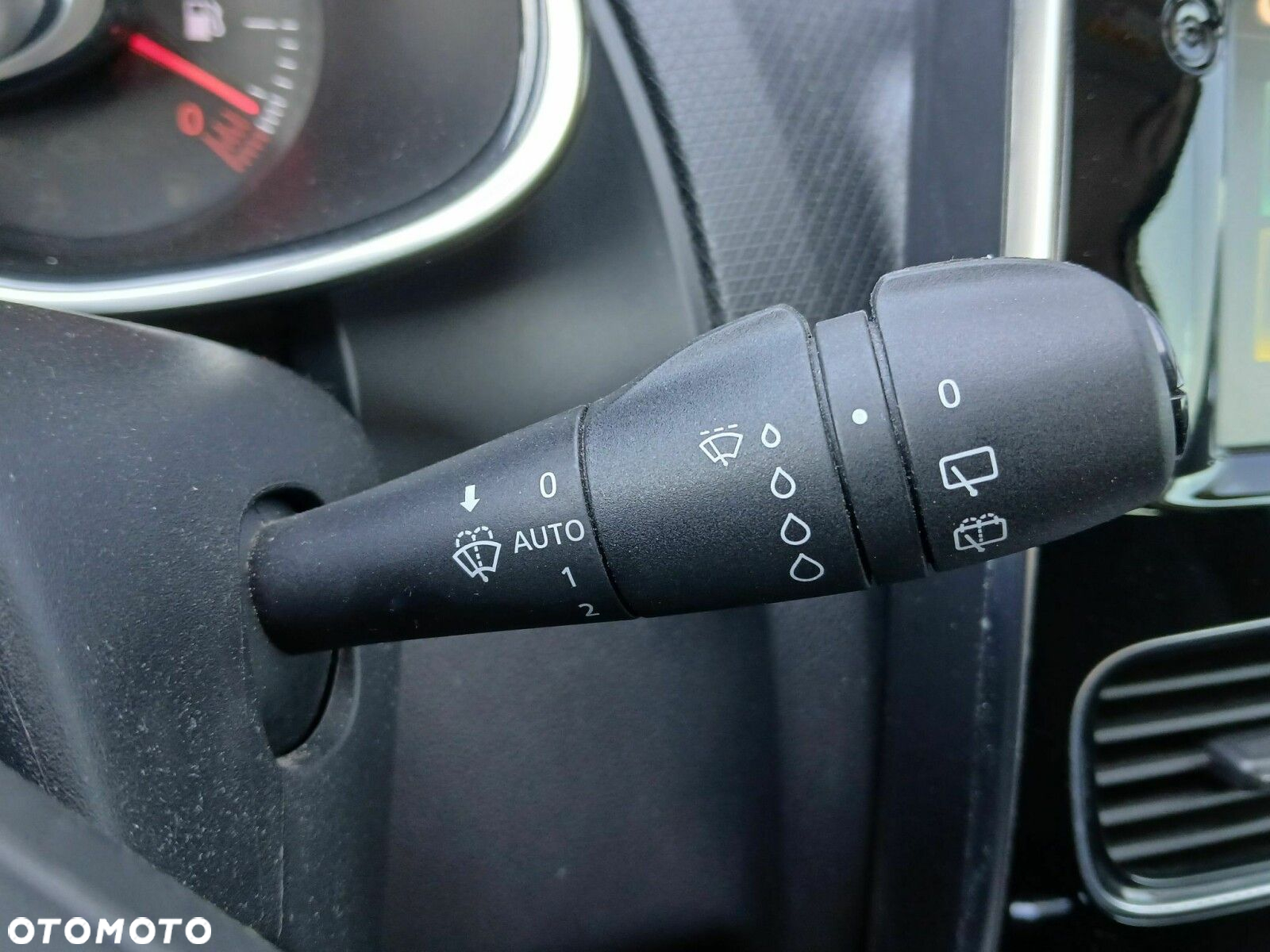 Renault Clio 0.9 Energy TCe Limited - 17