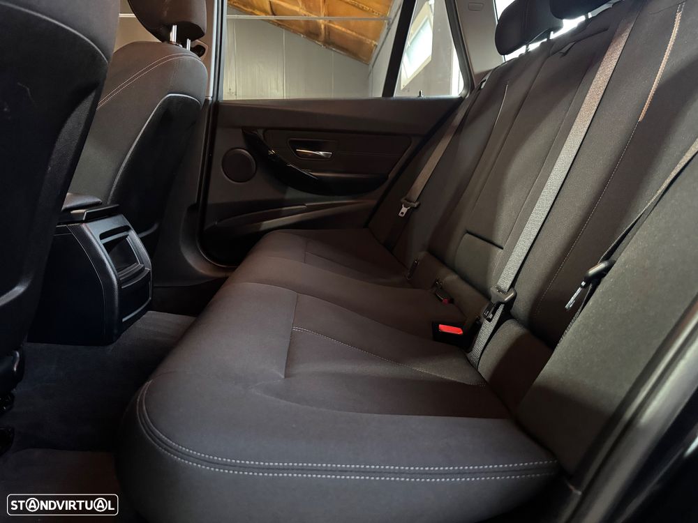 BMW 318 d Auto Line Sport - 20
