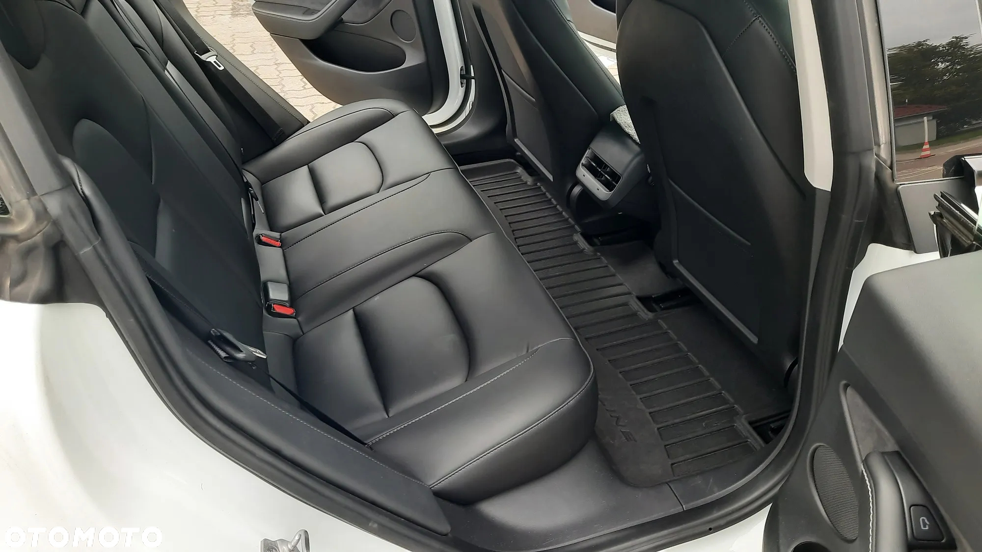 Tesla Model 3 Performance AWD - 18