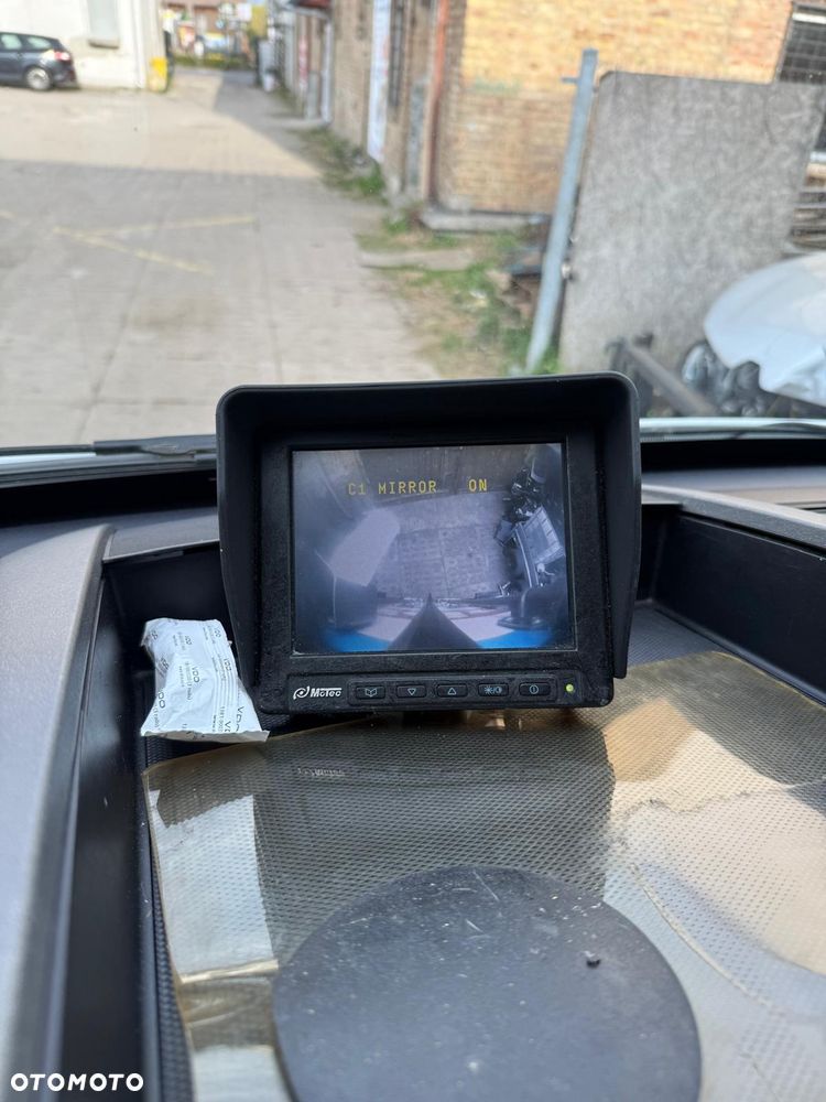 Mercedes-Benz Sprinter - 14