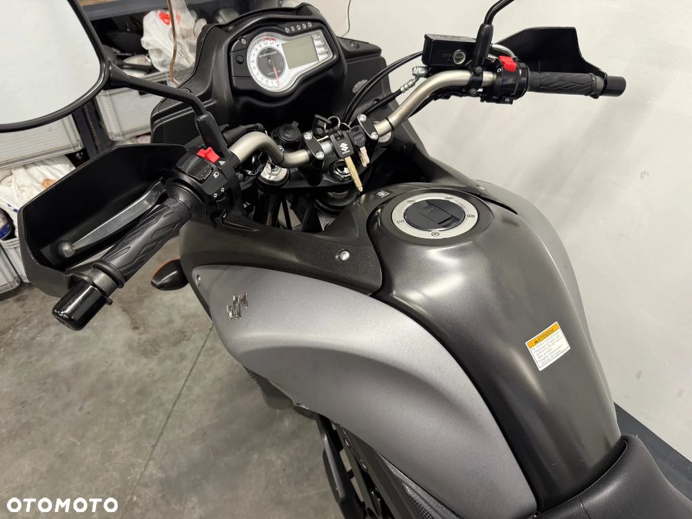 Suzuki V-STROM - 20