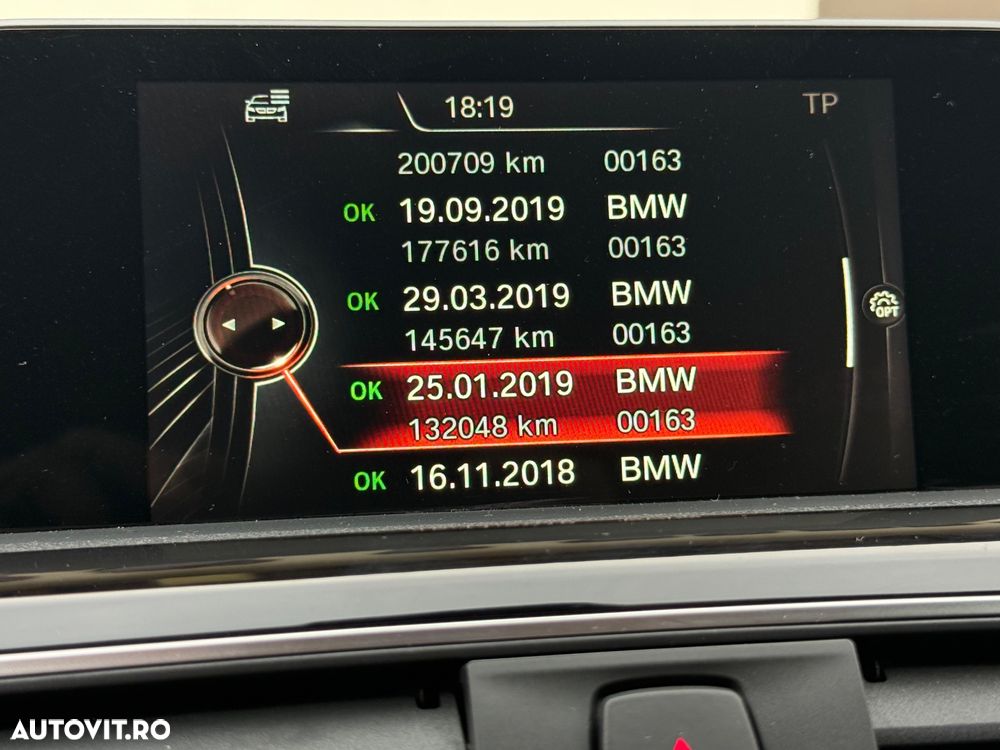 BMW Seria 3 320d Aut. Sport Line - 24