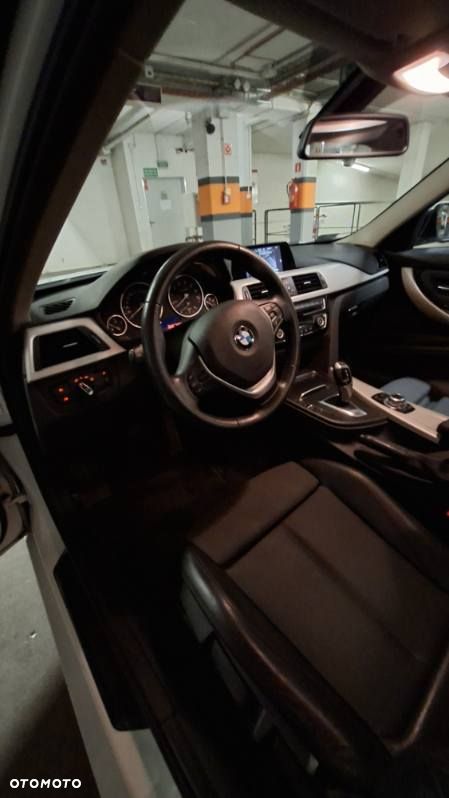BMW Seria 3 320i xDrive - 4