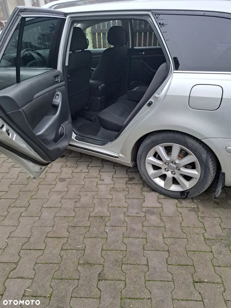 Toyota Avensis 1.8 VVT-i Combi - 3
