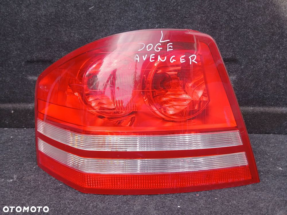 Dodge Avenger lampa tylna lewa - 1