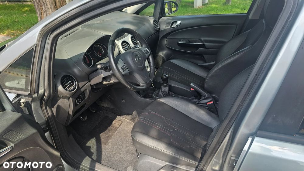 Opel Corsa 1.4 16V 150 Jahre - 10
