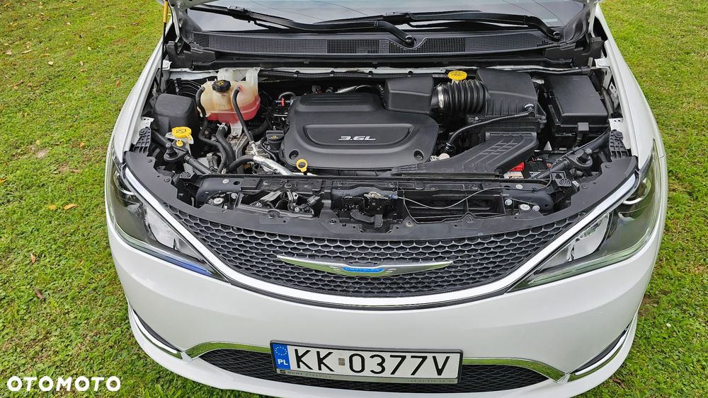 Chrysler Pacifica - 23