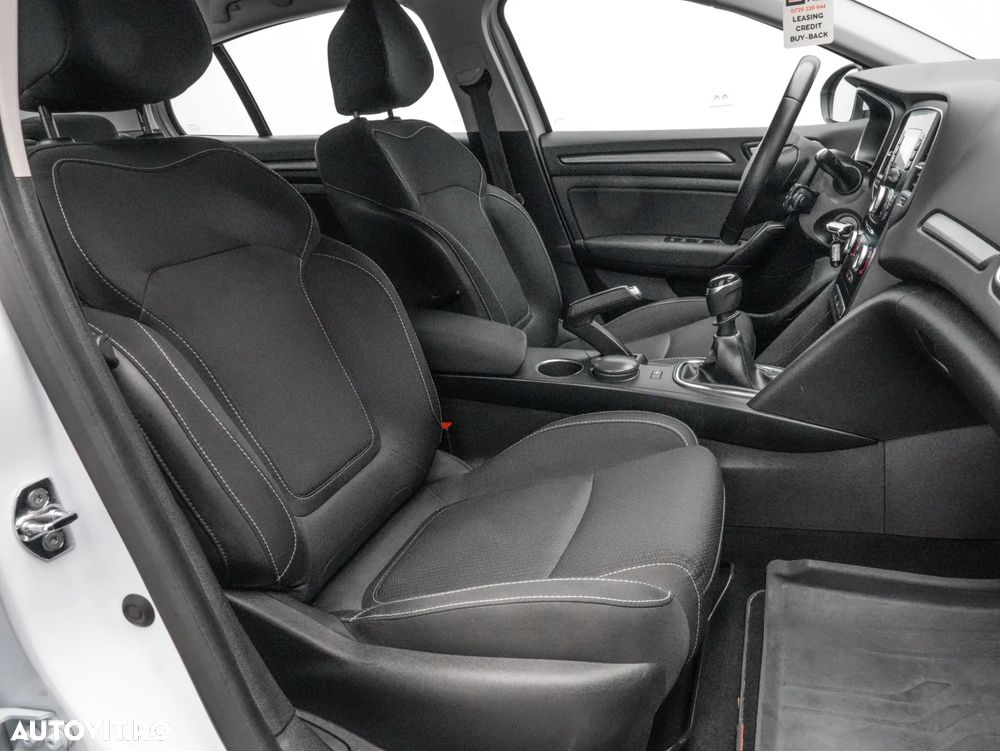 Renault Megane TCE 140 Equilibre - 14