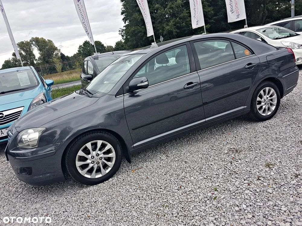 Toyota Avensis 2.0 VVT-i Executive - 4